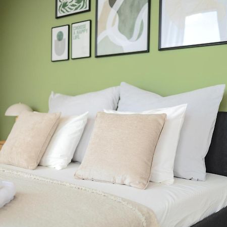 Apartamento Bright 2Br - 8Th Floor, Balcony, Free Parking - By Gravity Praga Exterior foto
