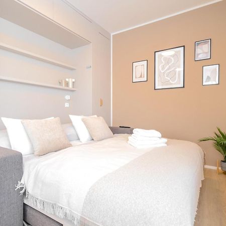 Apartamento Bright 2Br - 8Th Floor, Balcony, Free Parking - By Gravity Praga Exterior foto