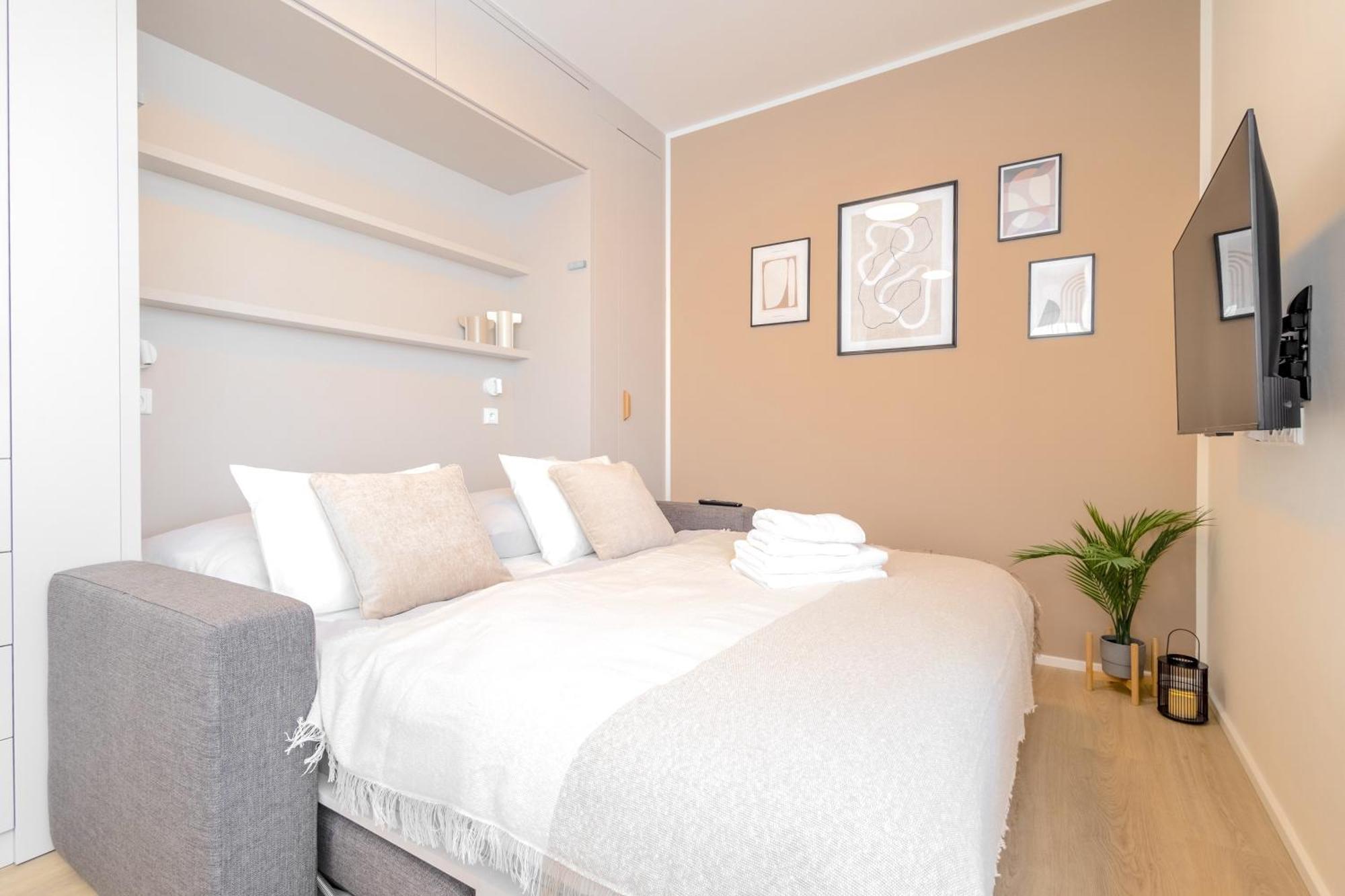 Apartamento Bright 2Br - 8Th Floor, Balcony, Free Parking - By Gravity Praga Exterior foto