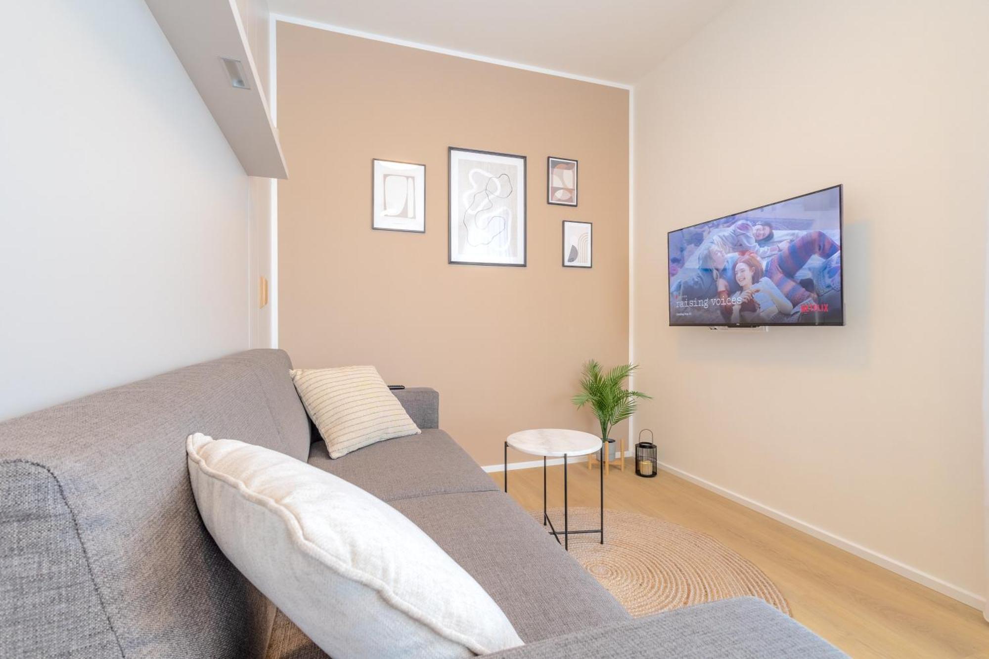 Apartamento Bright 2Br - 8Th Floor, Balcony, Free Parking - By Gravity Praga Exterior foto