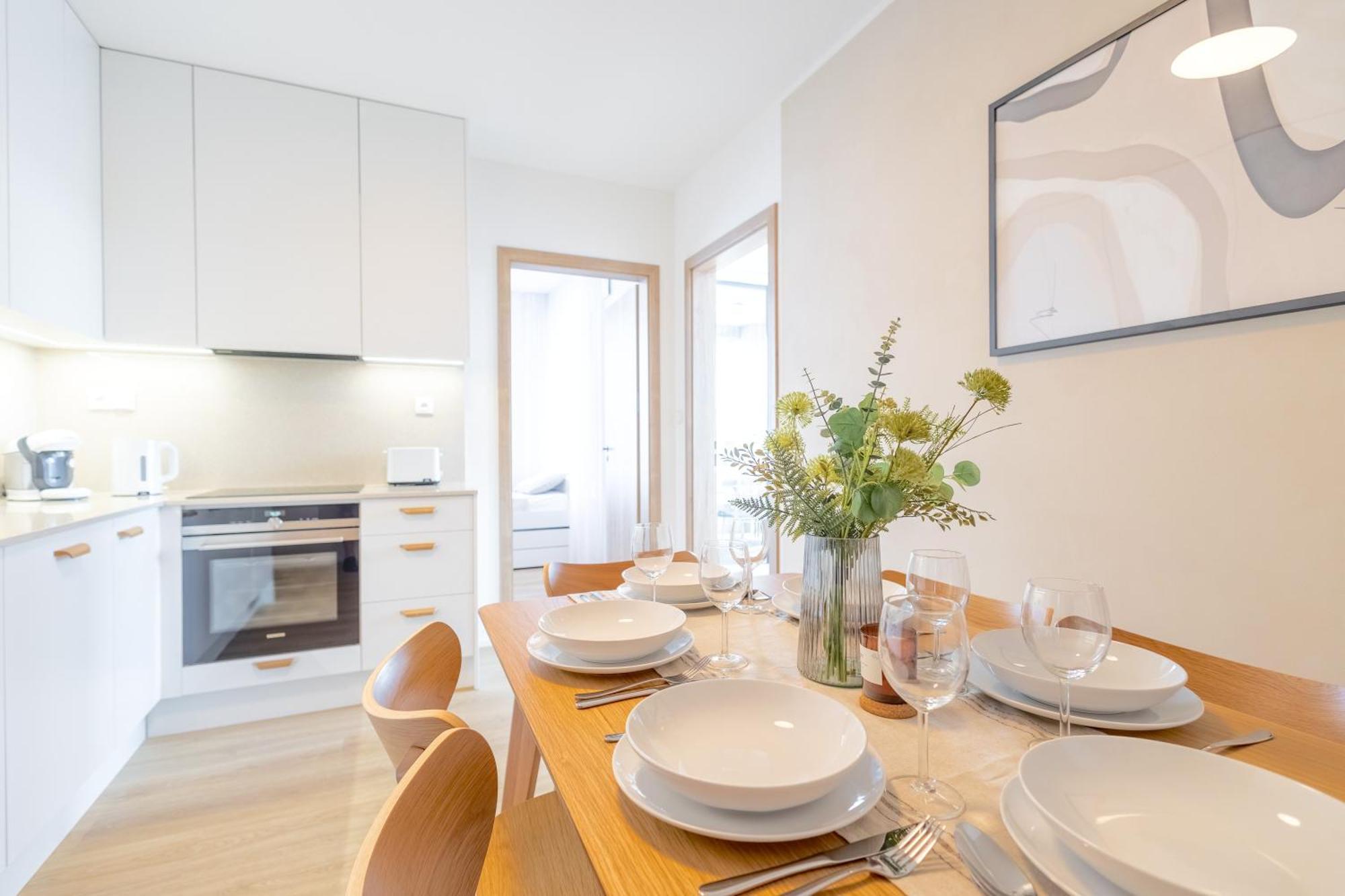 Apartamento Bright 2Br - 8Th Floor, Balcony, Free Parking - By Gravity Praga Exterior foto