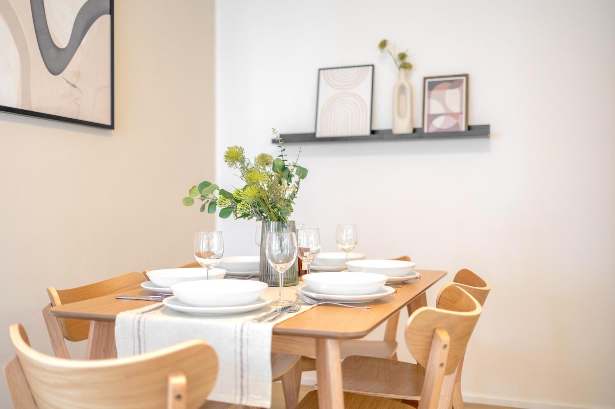 Apartamento Bright 2Br - 8Th Floor, Balcony, Free Parking - By Gravity Praga Exterior foto