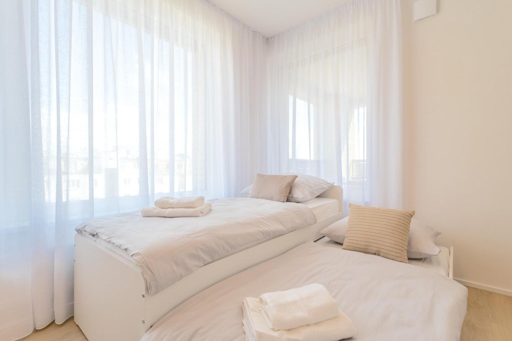 Apartamento Bright 2Br - 8Th Floor, Balcony, Free Parking - By Gravity Praga Exterior foto