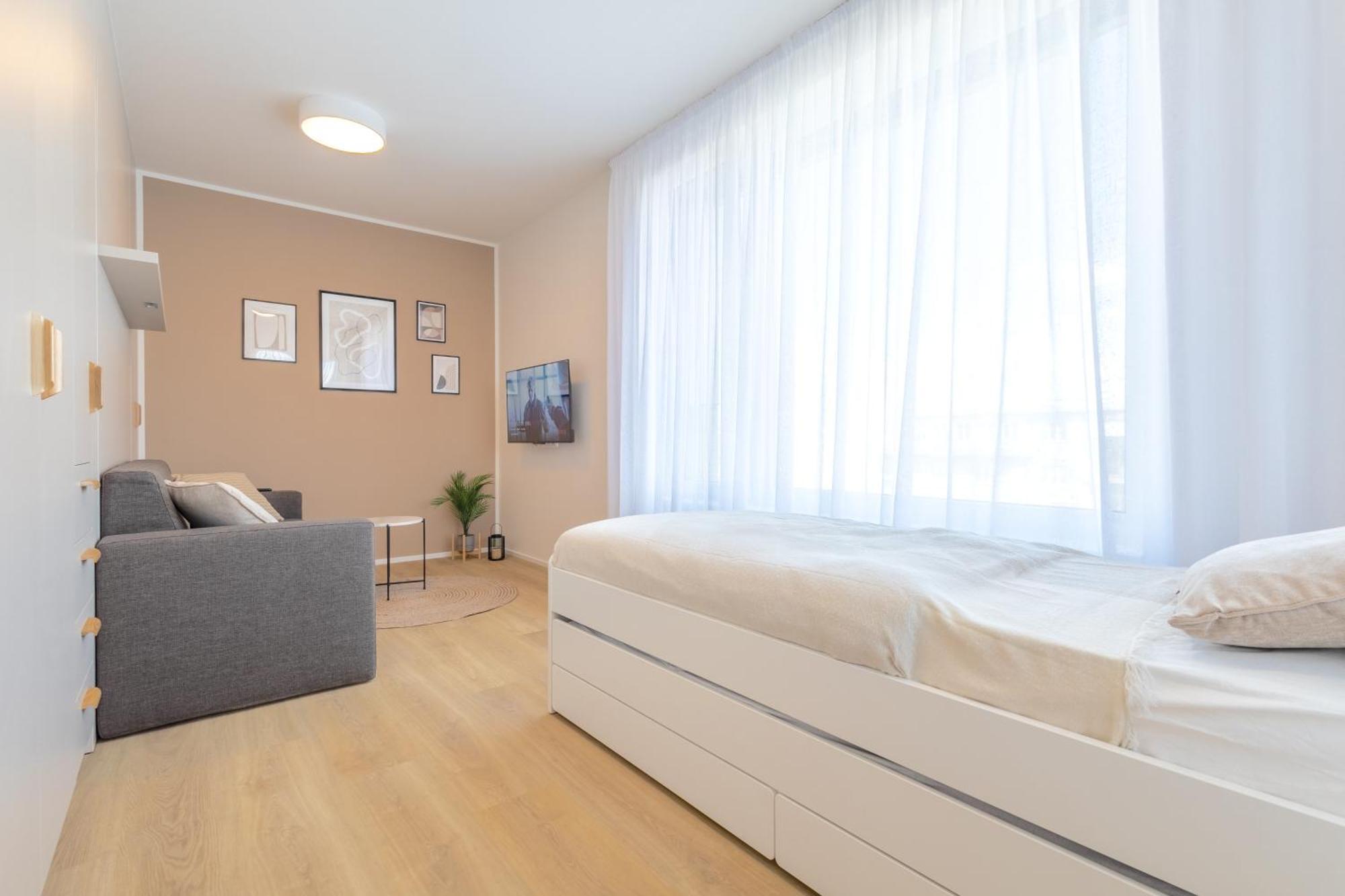 Apartamento Bright 2Br - 8Th Floor, Balcony, Free Parking - By Gravity Praga Exterior foto