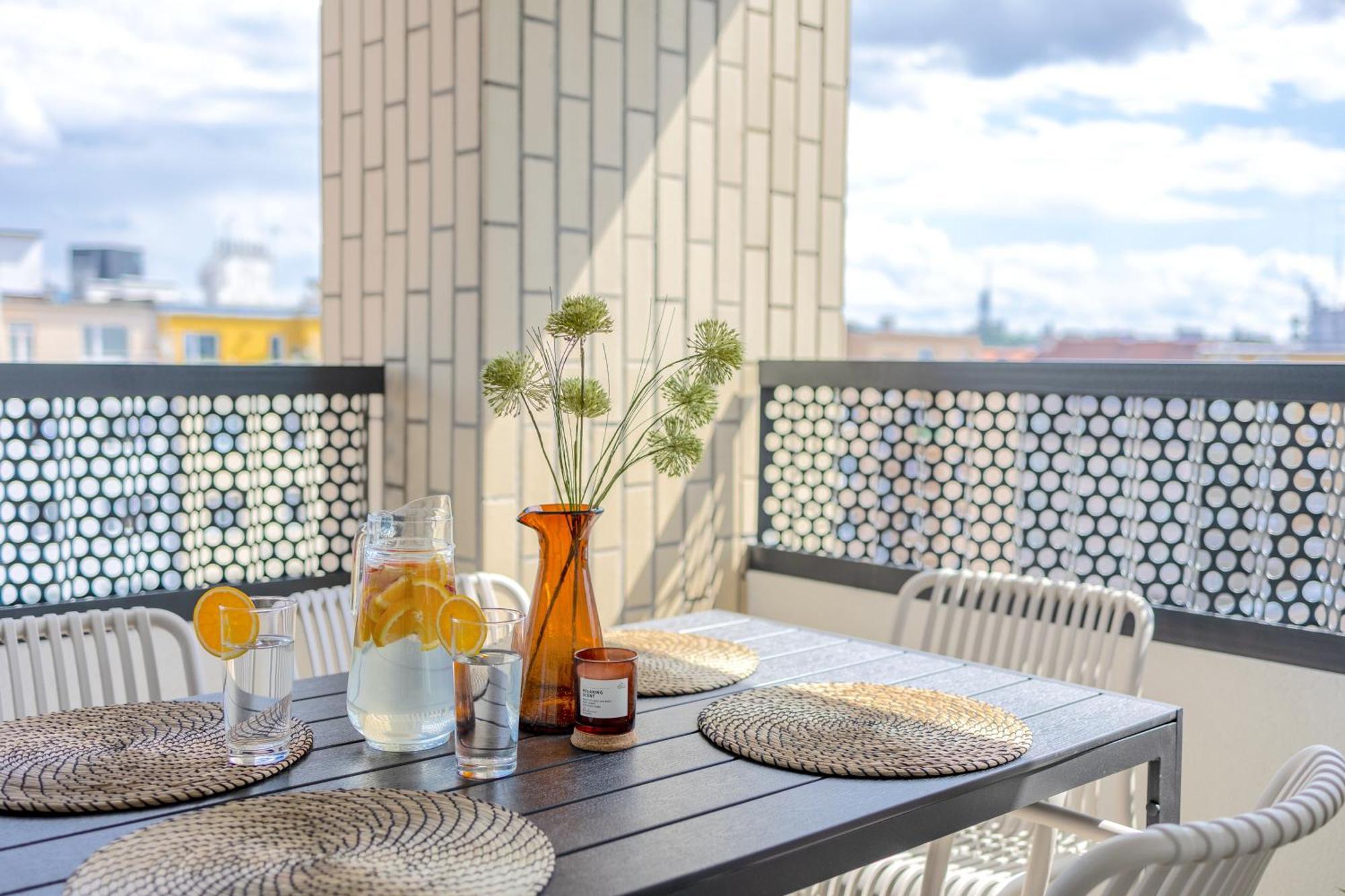 Apartamento Bright 2Br - 8Th Floor, Balcony, Free Parking - By Gravity Praga Exterior foto