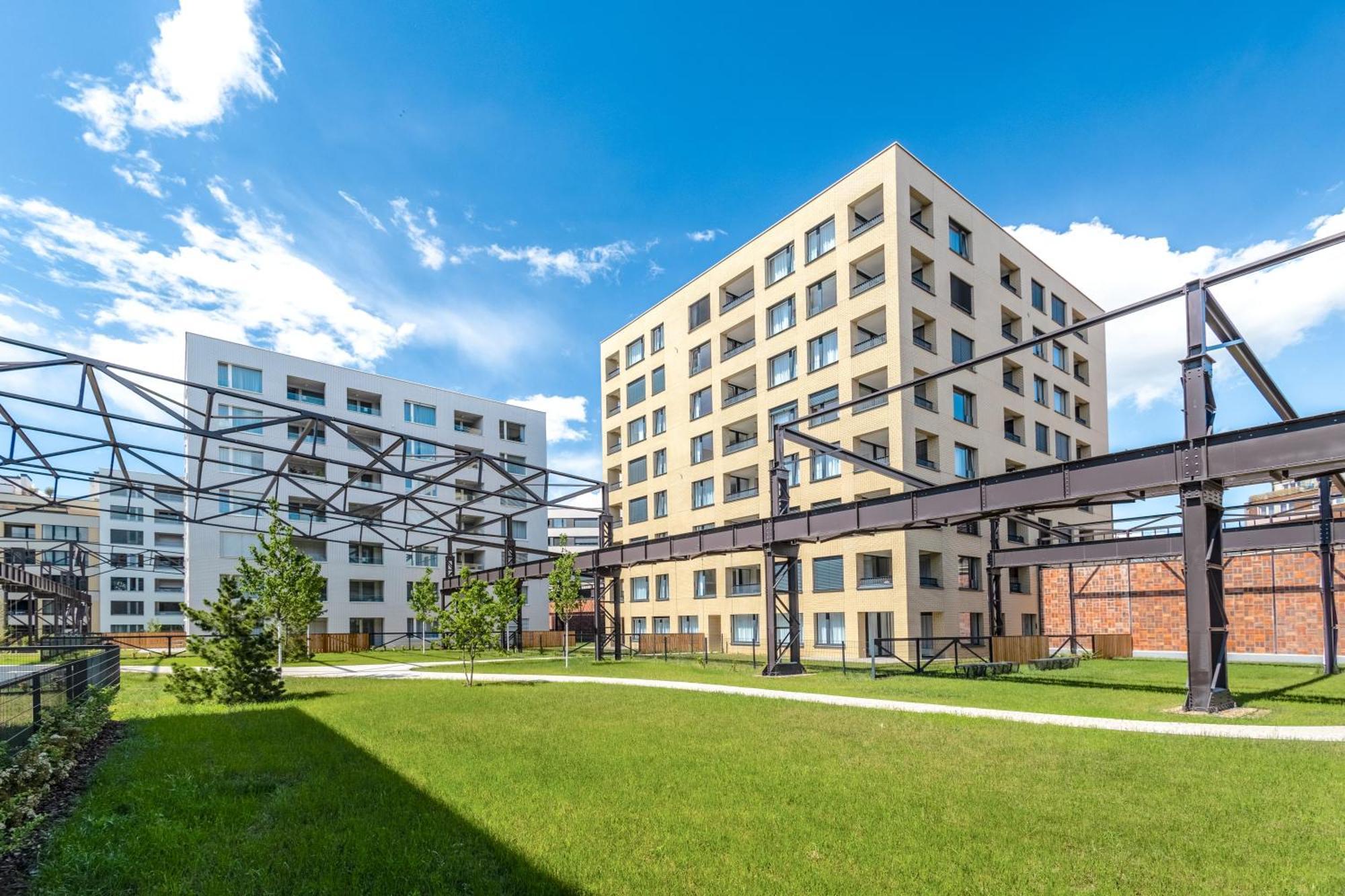 Apartamento Bright 2Br - 8Th Floor, Balcony, Free Parking - By Gravity Praga Exterior foto
