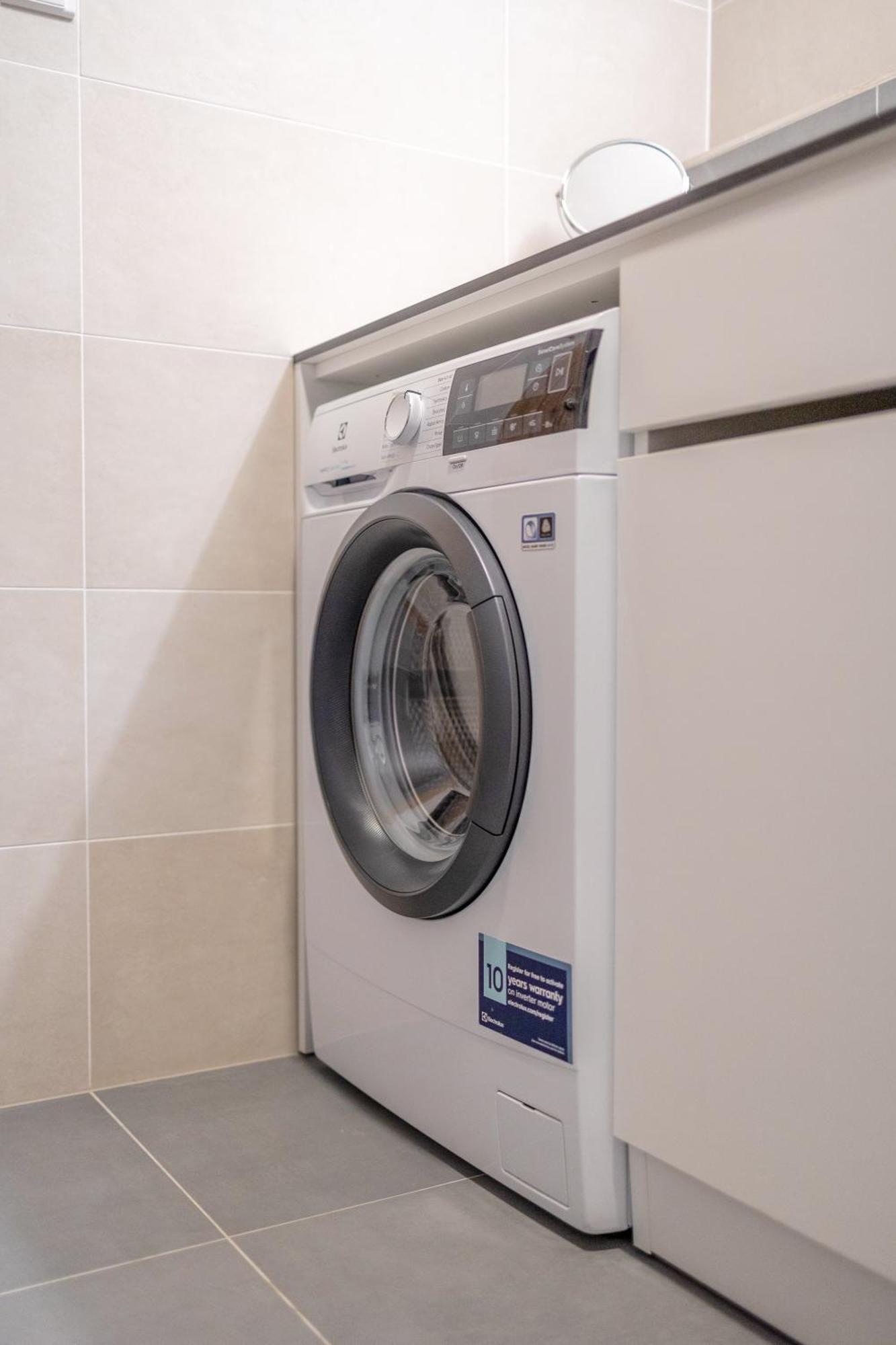 Apartamento Bright 2Br - 8Th Floor, Balcony, Free Parking - By Gravity Praga Exterior foto