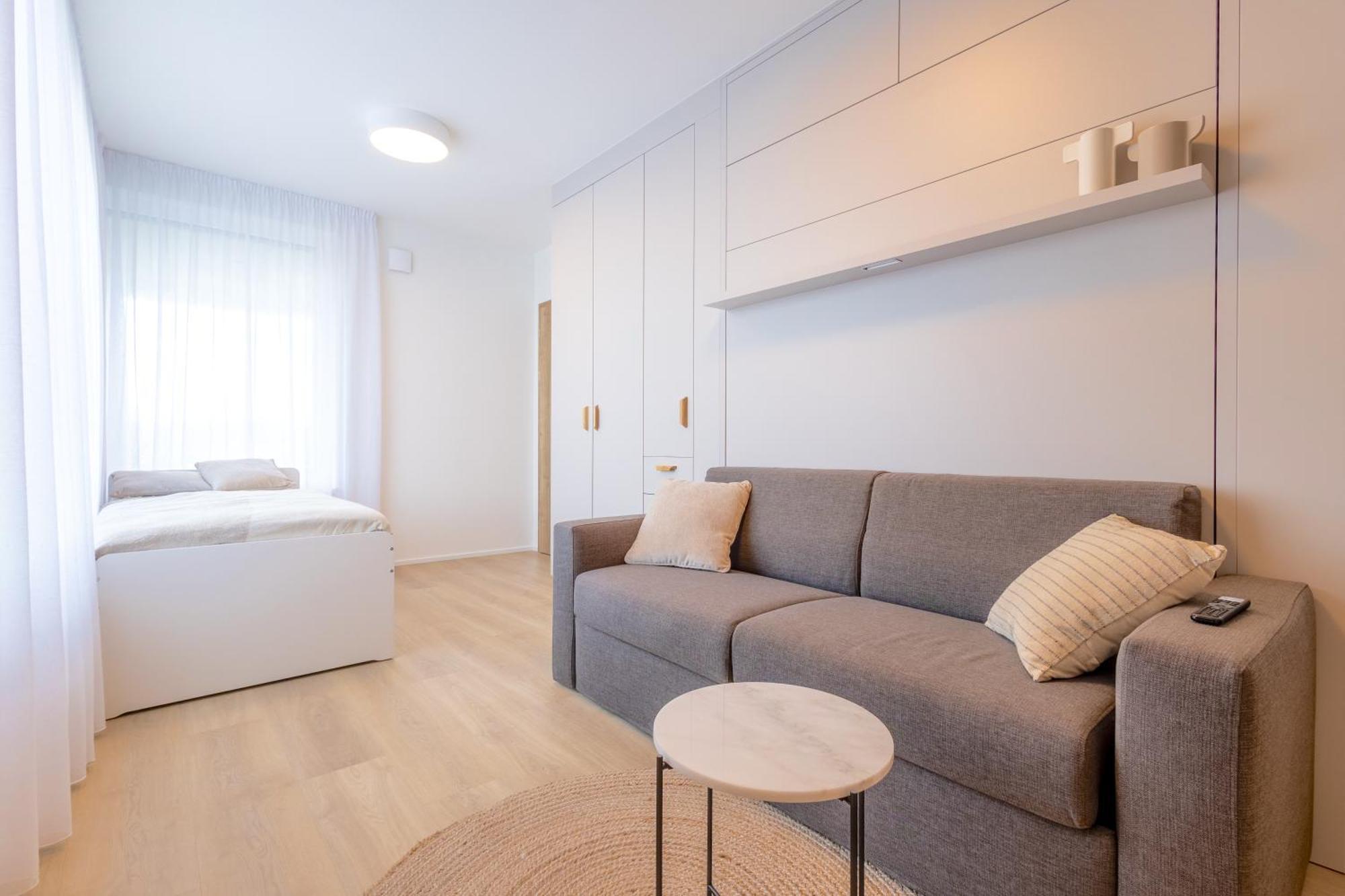 Apartamento Bright 2Br - 8Th Floor, Balcony, Free Parking - By Gravity Praga Exterior foto