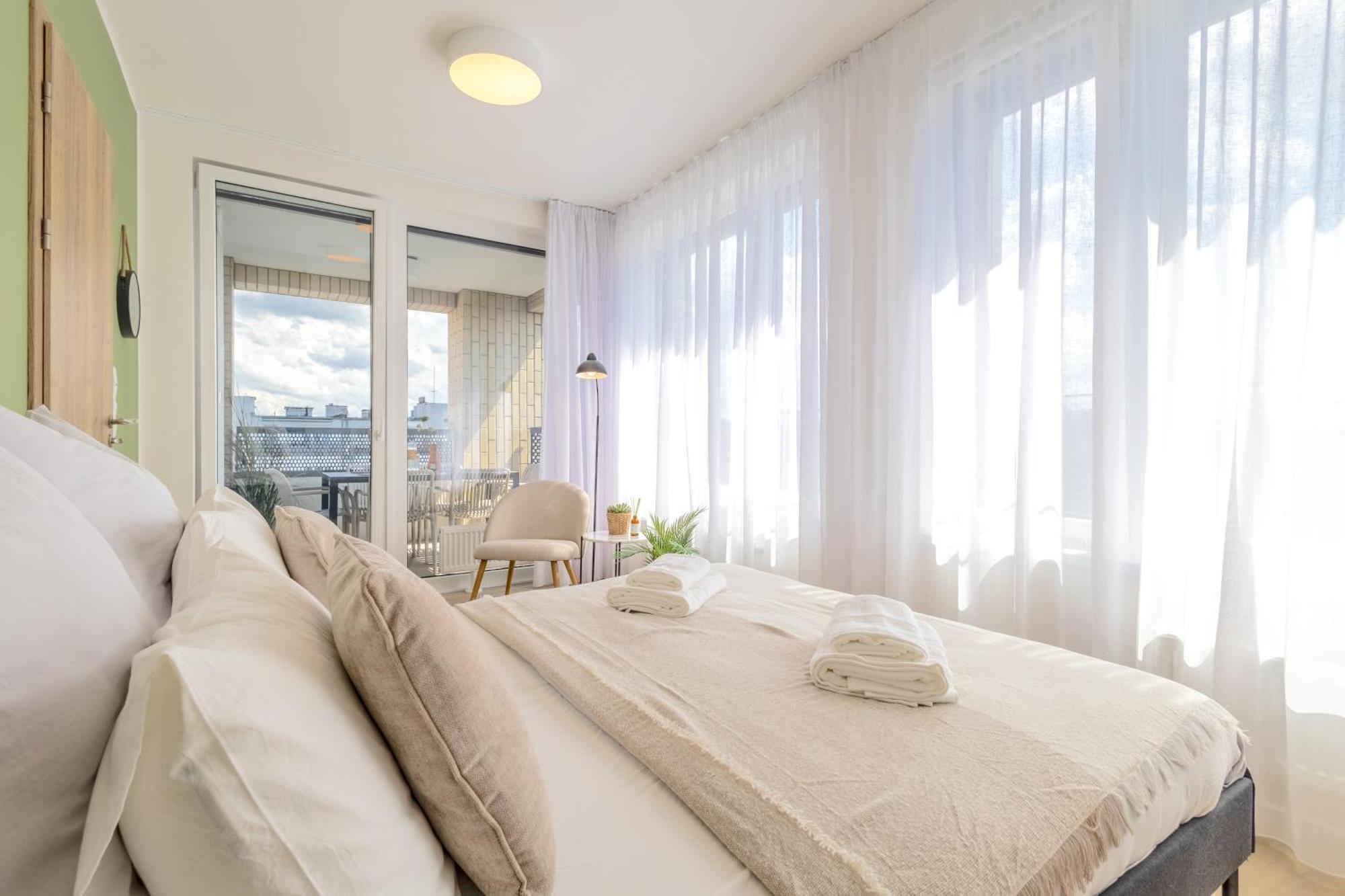 Apartamento Bright 2Br - 8Th Floor, Balcony, Free Parking - By Gravity Praga Exterior foto