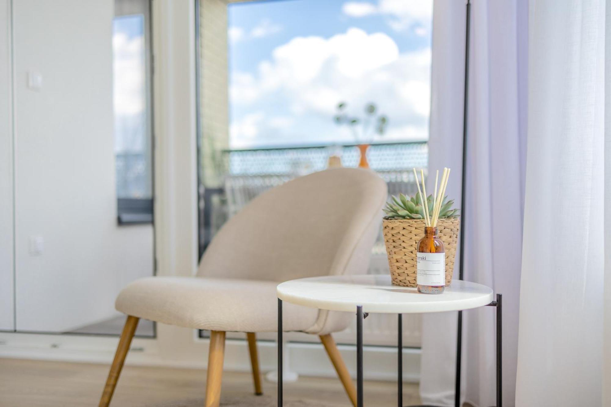 Apartamento Bright 2Br - 8Th Floor, Balcony, Free Parking - By Gravity Praga Exterior foto